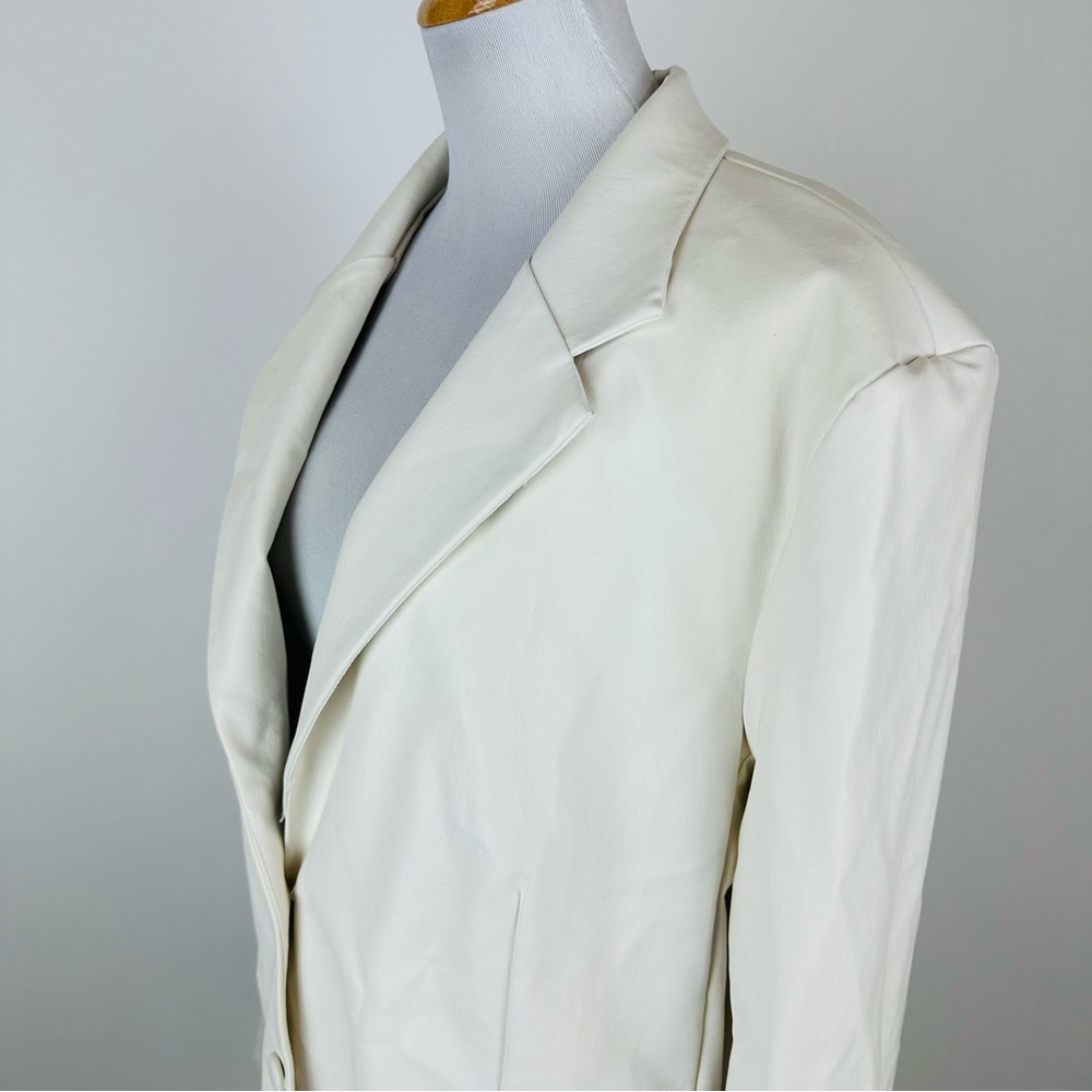 Edikted Anna White Oversized Faux Leather Blazer Size XS - Picture 9 of 16